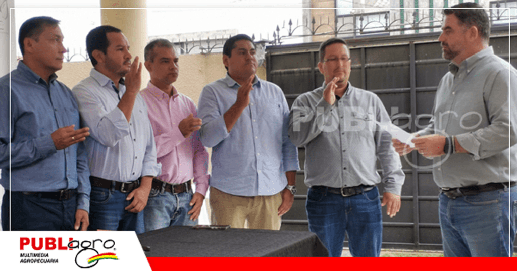 10 El presidente de la CAO hizo la toma de juramento al directorio de Adepor/ Foto: Publiagro