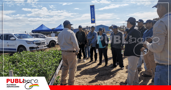 12 Los asistentes apreciaron las parcelas de la compañia / Foto: Publiagro