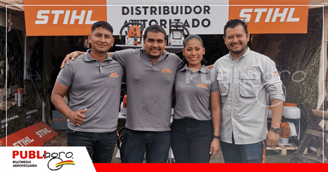 Personal de la distribuidora que atiende a los visitantes durante la Expoagro 2025 / Foto: Publiagro