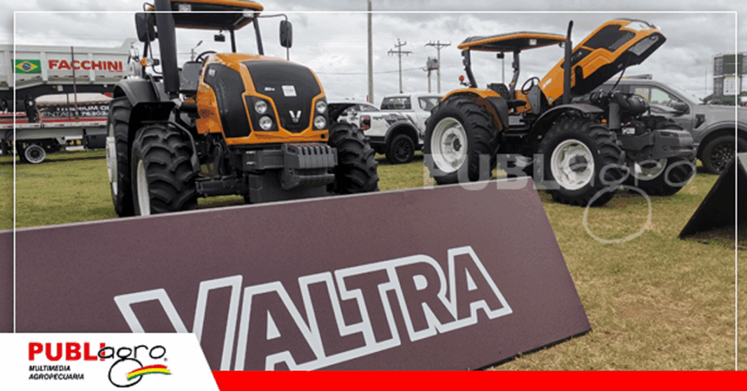 Los tractores Valtra fue lo más visitado en el stand de Christian Automotors / Foto: Publiagro