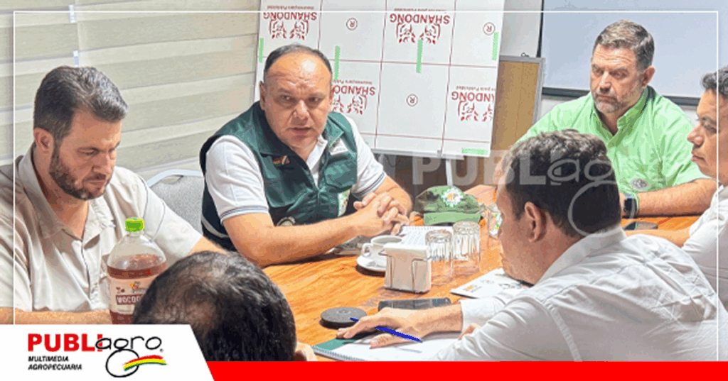 Richard Salas estuvo en la CAO para coordinar con los dirigentes agropecuarios / Foto: Senasag