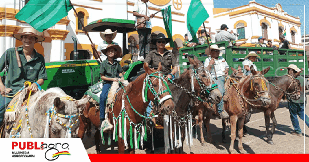 Asociaciones ganaderas del Beni también estuvieron presentes en la cabalgata/ Foto: Publiagro