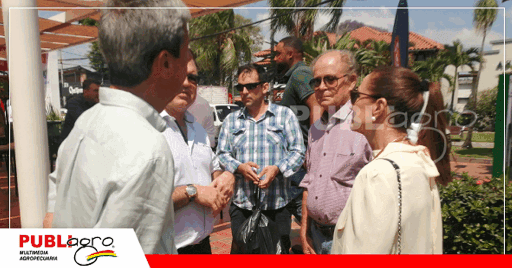 Su visita siempre provoca un acercamiento de los ganaderos nacionales / Foto: Publiagro