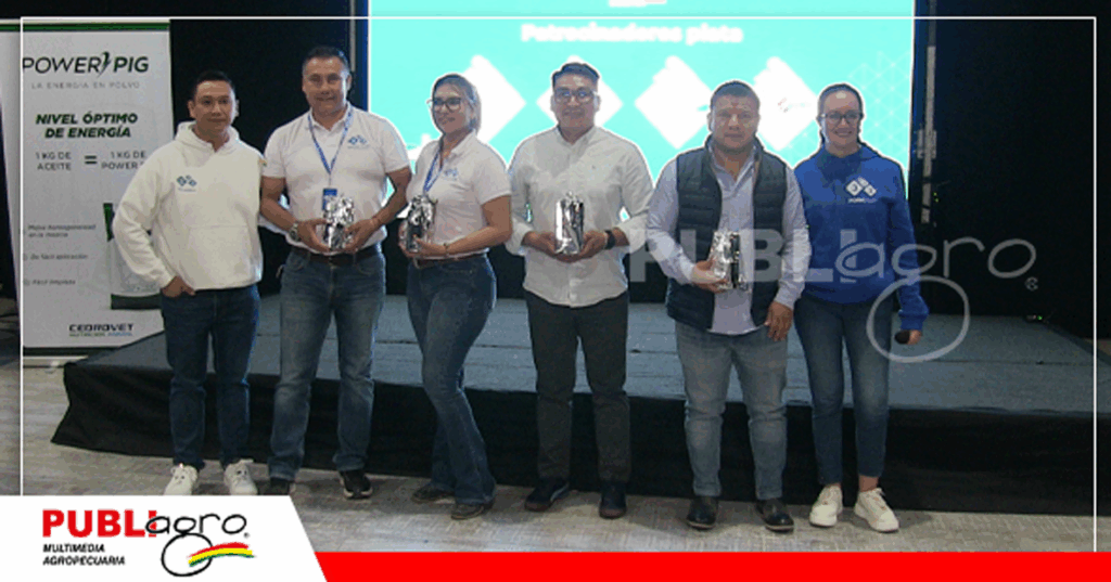 Los reconocimientos a los asistentes / Foto: Publiagro