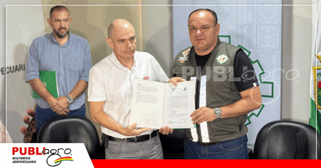 Fridosa recibe el protocolo de parte del Senasag / Foto: Senasag