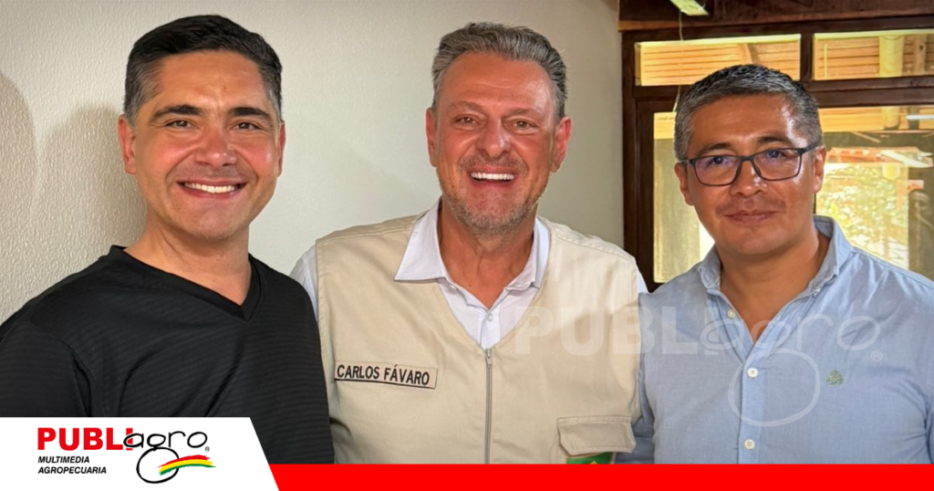 El ministro de Agricultura y Ganadería de Brasil, Carlos Fávaro (centro), con Oscar Mario Justiniano y José Gabriel Espinoza / Foto: ABI