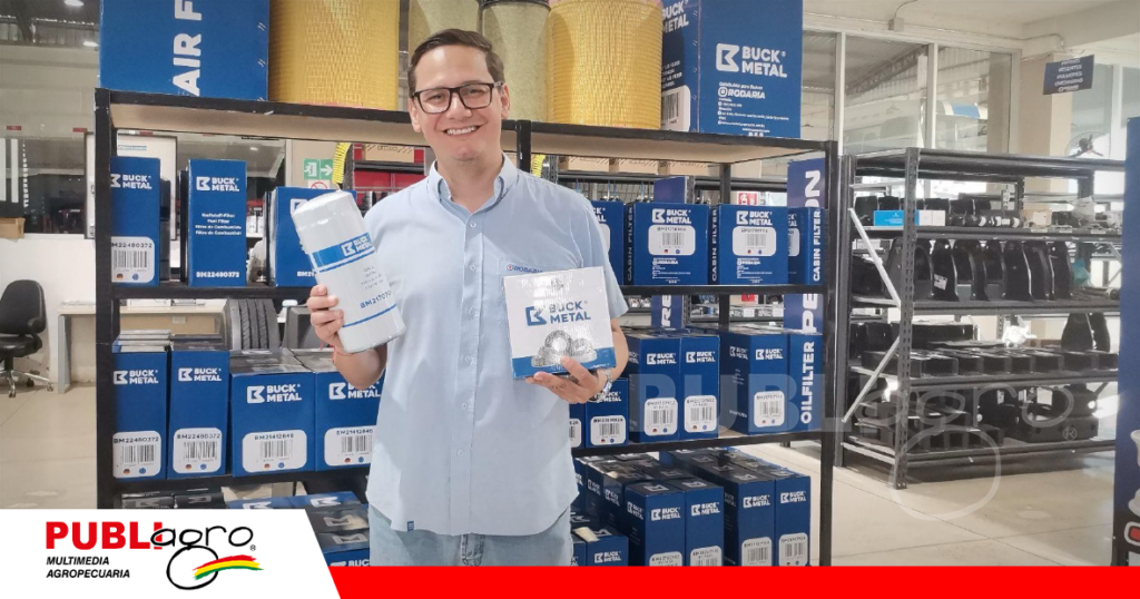 Ruben Duran mostró la linea de rodamientos y filtros de Buck Metal Foto: Publiagro