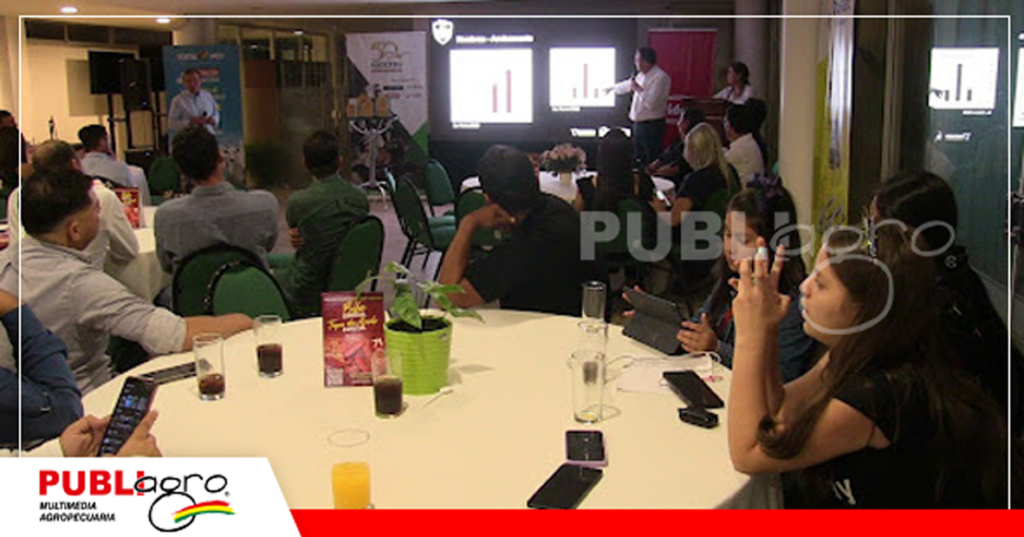 André Locatelli mostró y destacó el peso de los animales en los resultados/ Foto: Publiagro