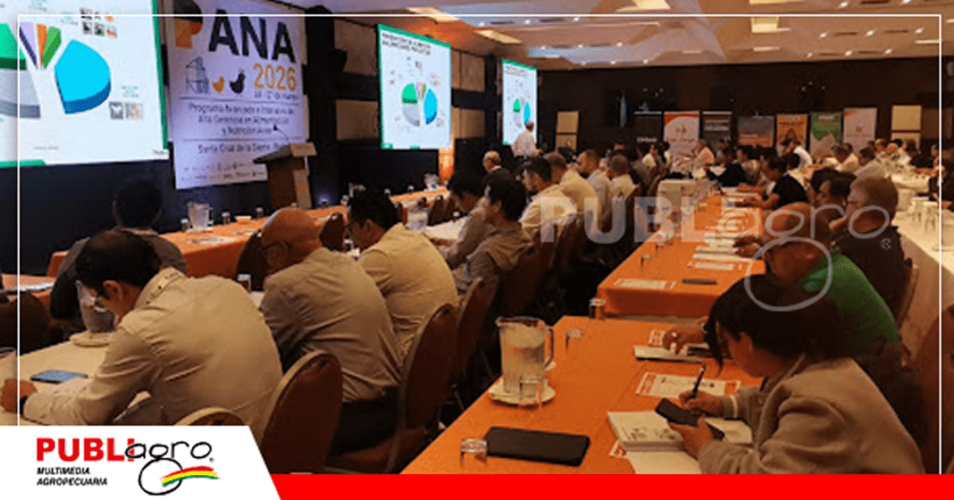 Más de 200 asistentes llenaron la sala/ Foto: Publiagro