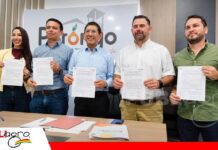 Porongo albergará el laboratorio agropecuario más importante de Bolivia Momento de la firma del convenio entre el Senasag y la Alcaldìa de Porongo / Foto: Senasag