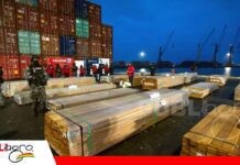 Chile mantiene decomiso de madera y contradice a Bolivia Cargamento de madera retenido en Chile por presunta contaminación con droga/ Foto: Internet