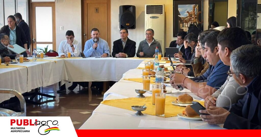 FOTO NOTAS WEB (56) Gobierno y productores definieron una agenda/ Foto: CAO
