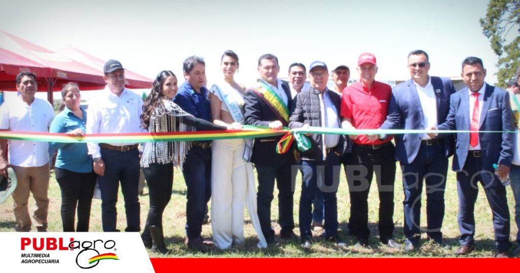 FOTO NOTAS WEB (17) Autoridades municipales estuvieron presentes/ Foto: Publiagro