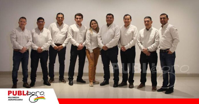 FOTO NOTAS WEB - 2026-08-20T193229.576 El equipo de AMEVEA organizador del Curso Nacional/ Foto: Publiagro