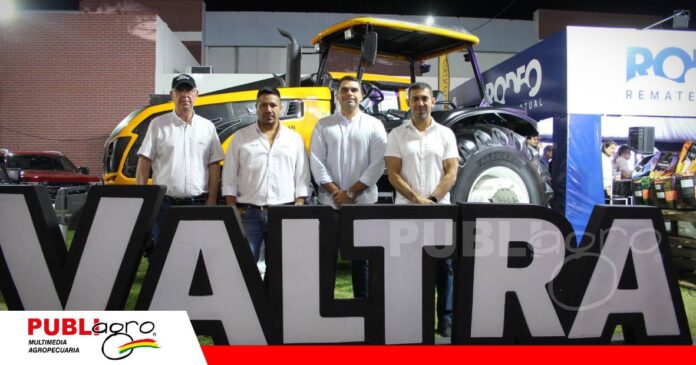 Valtra con su stand multimarca en Expocruz/ Foto: Publiagro
