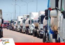 Transporte de cisternas anuncia paro indefinido por falta de pagos Paro indefinido de cisternas pone en tensión el traslado de combustibles/ Foto: internet