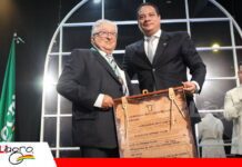 Luis Perrogón recibe el Cebú de Oro tras una vida dedicada a la ganadería El Cebú de Oro reconoce la trayectoria ganadera de Luis Perrogón/ Foto: Publiagro