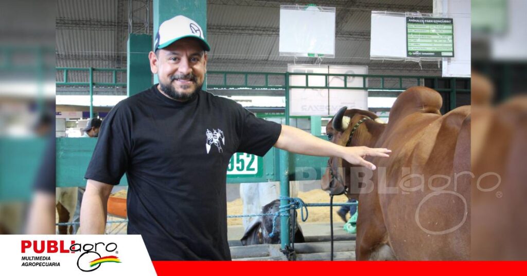 Mario Daniel Álvarez es propietario de Graciela que además es récord en producción de la raza Gyr/ Foto: Publiagro