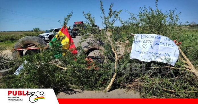 Bloqueo en la carretera en Cuatro Cañadas, San Julián y Yapacaní/ Foto: Internet