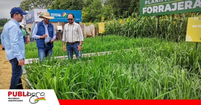 FOTO NOTAS WEB (30) Totalpec llevó soluciones forrajeras para mejorar el manejo ganadero/ Foto: Publiagro
