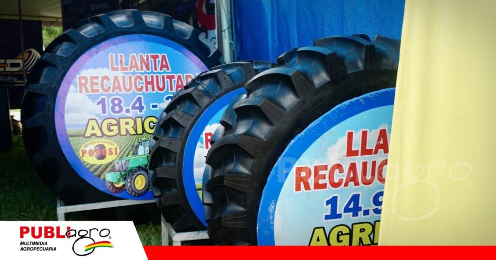 FOTO NOTAS WEB (36) Neumáticos recauchutados exhibidos por la empresa durante la feria | Foto: Publiagro
